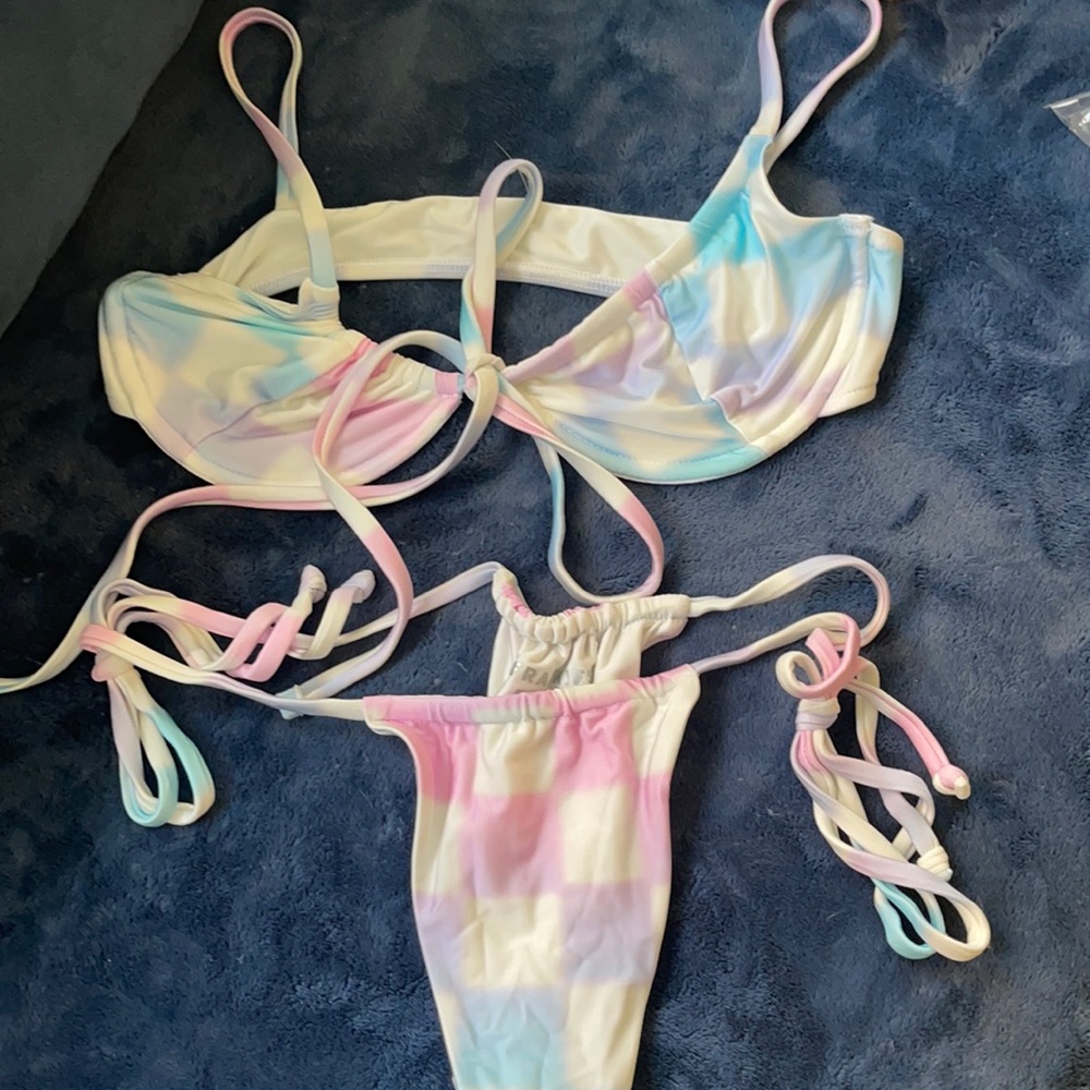 Frankie’s x Alo Set pastel checker